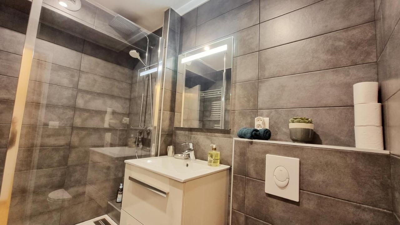 Le Smart - Parking - Terrasse - Wifi - Mulhouse - Relax Bnb Pfastatt Екстер'єр фото